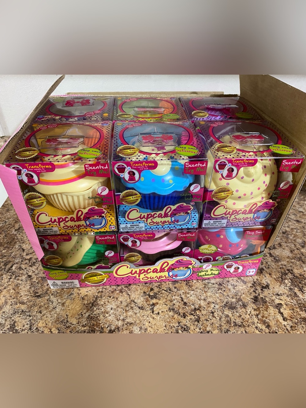 Lot of 12 Cupcake Surprise Scented Transforming dolls - Assorted Colors